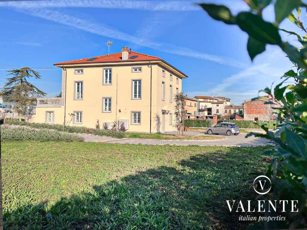 Villa Valente - Apartments Capannori Bagian luar foto